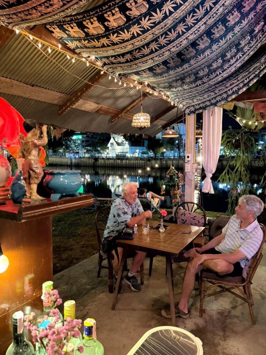 Ban Narai River Guesthouse Chiang Mai Exteriör bild