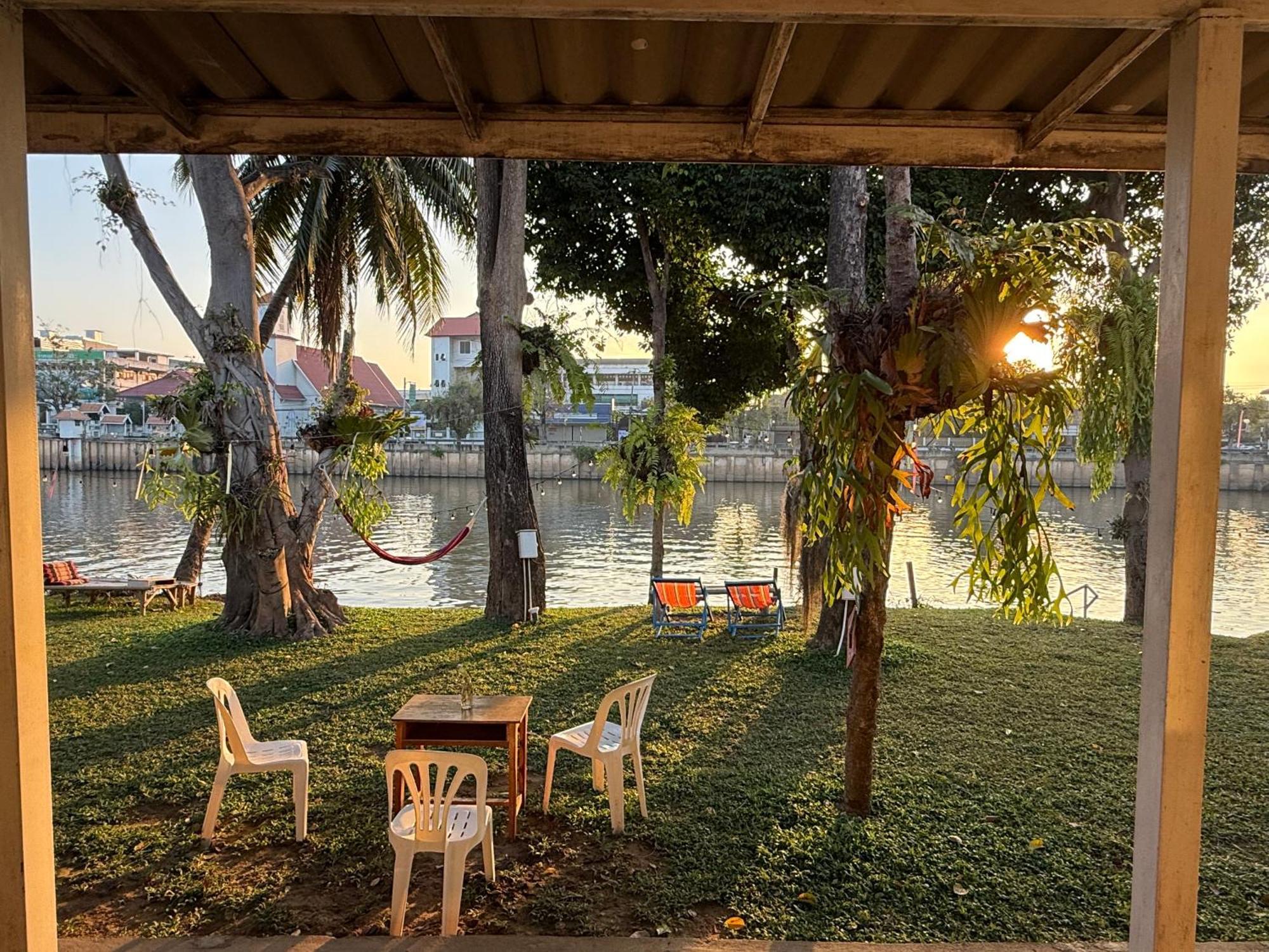 Ban Narai River Guesthouse Chiang Mai Exteriör bild